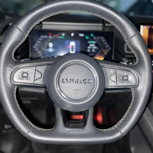 900x675_0_q87_c42_autohomecar__ChxpWGkfzs2AYSixAAkcT4unCi8241.jpg.webp Used Lynk & Co 03 2023 1.5TD DCT Pro