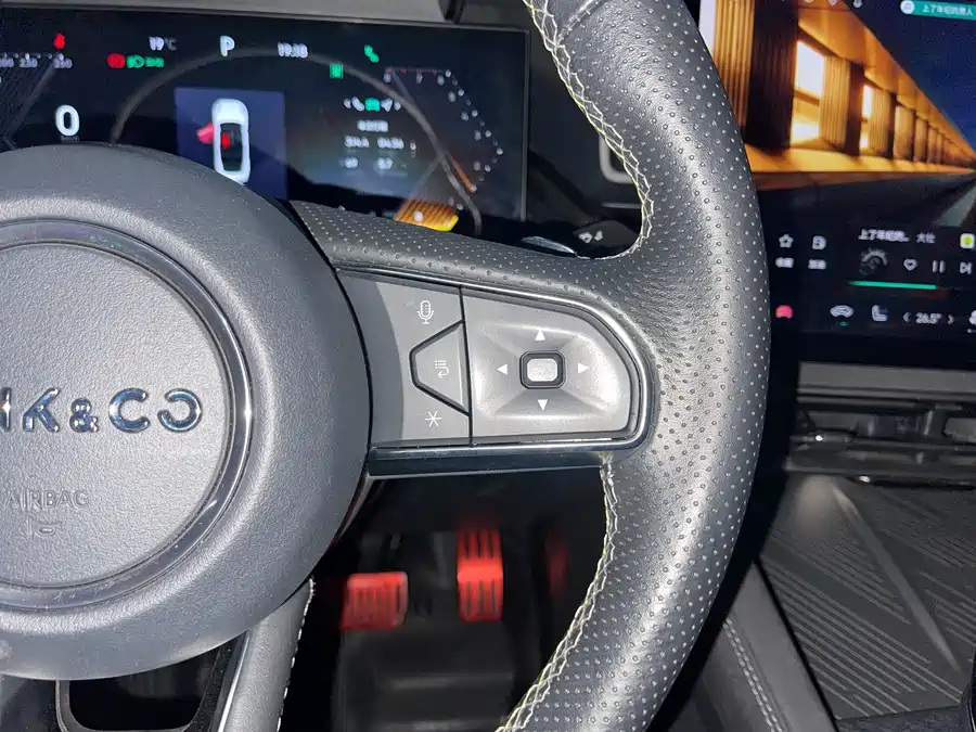 900x675_0_q87_c42_autohomecar__ChxpWGkfzs6AN3UWAAvV7I2PsEE374.jpg.webp Used Lynk & Co 03 2023 1.5TD DCT Pro