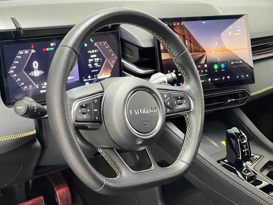 900x675_0_q87_c42_autohomecar__ChxpWGkfzseANOm_AAhJfVy1joY763.jpg.webp Used Lynk & Co 03 2023 1.5TD DCT Pro