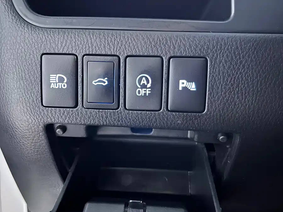 Used Toyota Highlander 2018 2.0T four-wheel drive luxury version