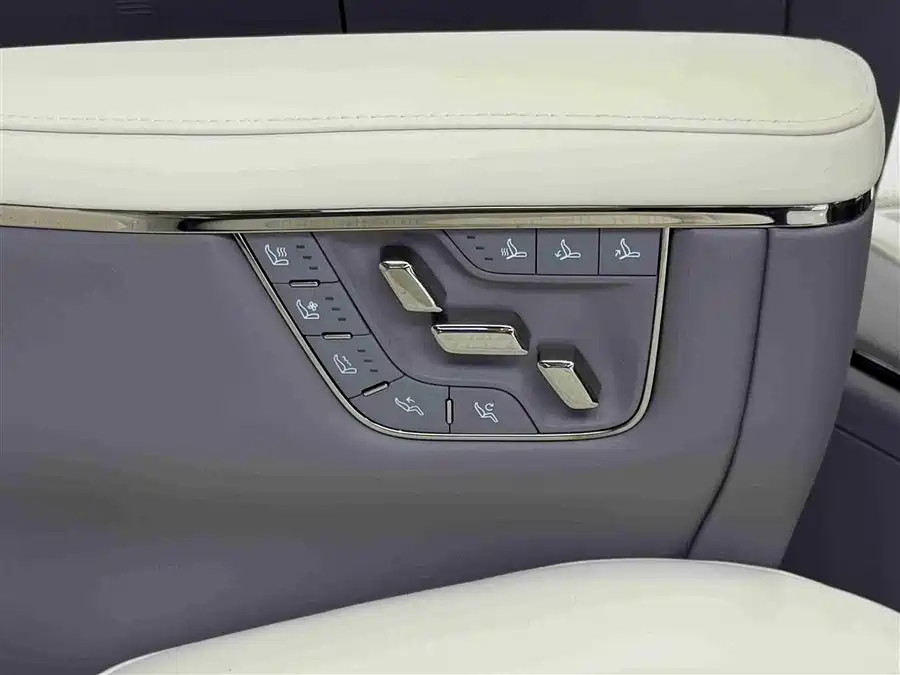 900x675_0_q87_c42_autohomecar__ChxpWGl0KPaAWLfcAAERp-OuZHc981.jpg.webp Used Zeekr 009 2024 seven-seater aisle version 108kWh