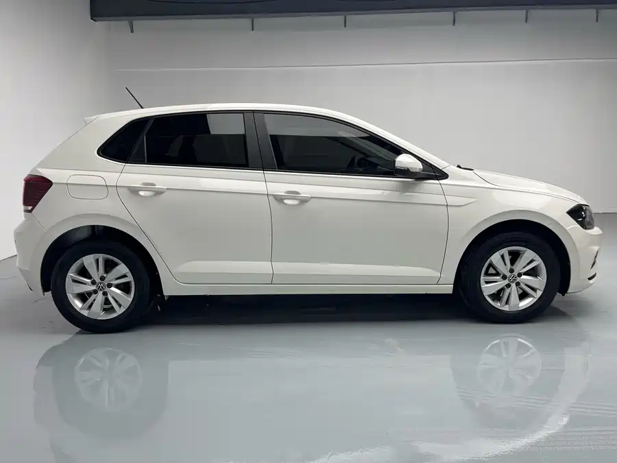 900x675_0_q87_c42_autohomecar__ChxpWGl1bpWADIECAAUlYT6ygqw224.jpg.webp Used Volkswagen Polo 2021 Plus 1.5L Automatic Panoramic Enjoyment Edition