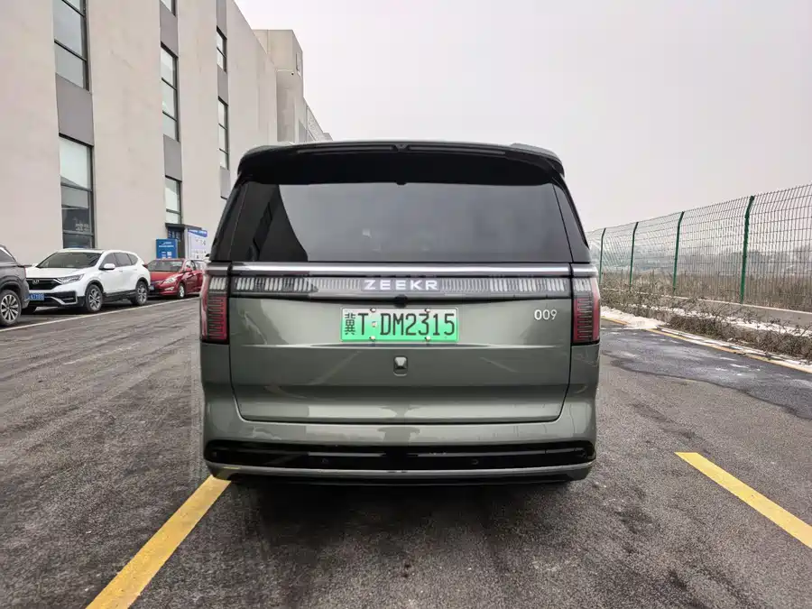 900x675_0_q87_c42_autohomecar__ChxpWGl6-O-ADOQ7AAXwzFWCLCM035.jpg.webp Used Zeekr 009 2024 seven-seater aisle version 108kWh