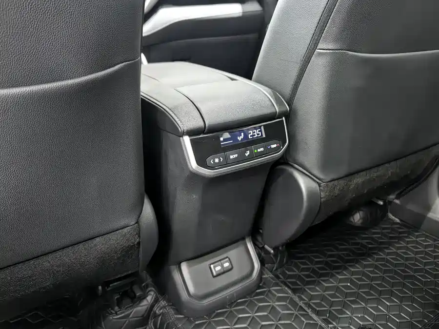 900x675_0_q87_c42_autohomecar__ChxpWGl7LoKAPL_-AAbZQ3iJDno282.jpg.webp Used Toyota Highlander 2023 2.5L smart electric hybrid dual-engine four-wheel drive luxury version 7 seats