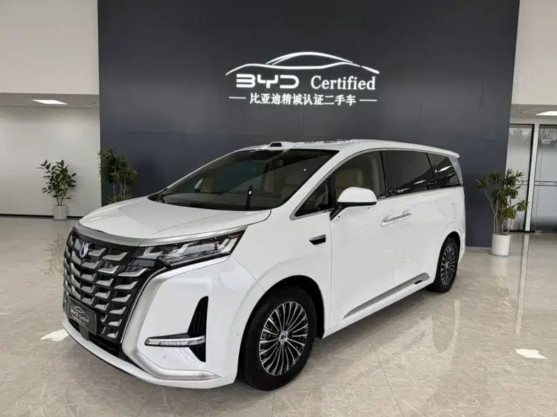 900x675_0_q87_c42_autohomecar__ChxpWGl8RQ2AZvRdAAfVPrX-ViU864.jpg.webp Used Denza D9 2025 DM-i smart driving version 1020 four-wheel drive flagship model