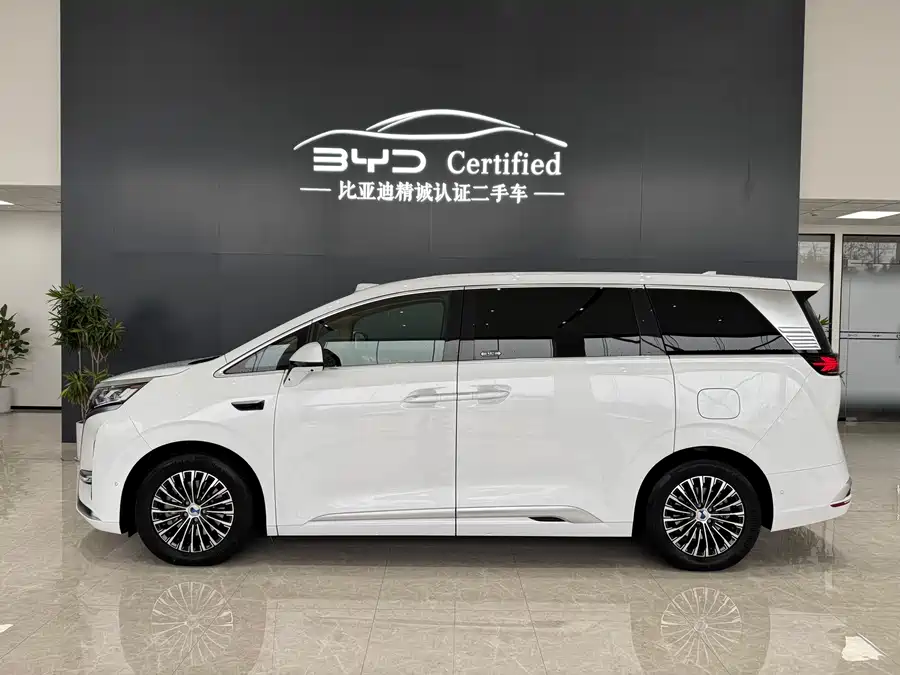Used Denza D9 2025 DM-i smart driving version 1020 four-wheel drive flagship model