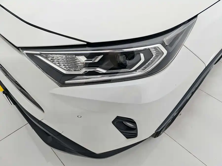 Used Toyota RAV4 Rongfang 2020 2.0L CVT four-wheel drive premium version
