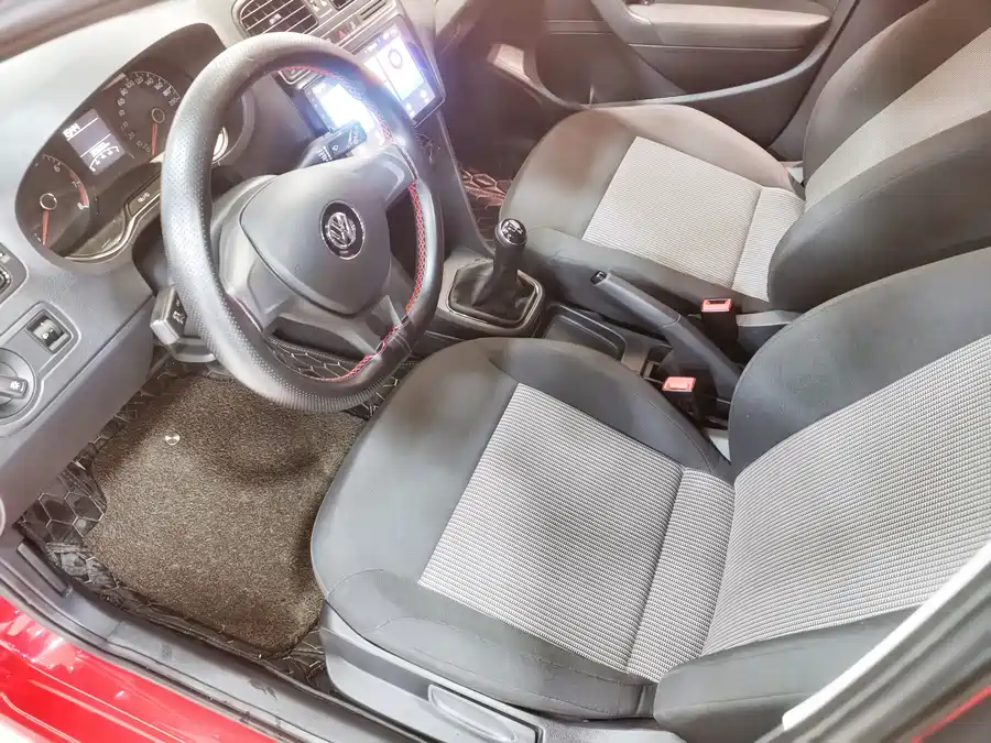 Used Volkswagen Polo 2018 1.5L manual safe driving model