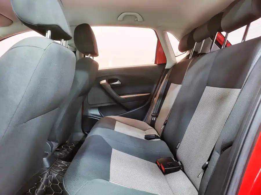 Used Volkswagen Polo 2018 1.5L manual safe driving model