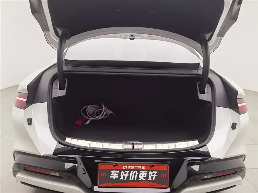 900x675_0_q87_c42_autohomecar__ChxpWGlRhrWABzrTAAFXqp9PhZo852.jpg.webp Used Denza Z9 2024 1100km four-wheel drive Ultra version
