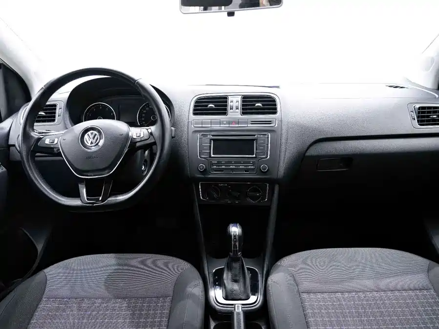 Used Volkswagen Polo 2016 1.6L automatic comfort model
