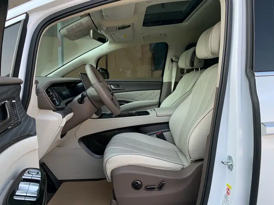 Used Denza D9 2022 DM-i 970 four-wheel drive flagship model