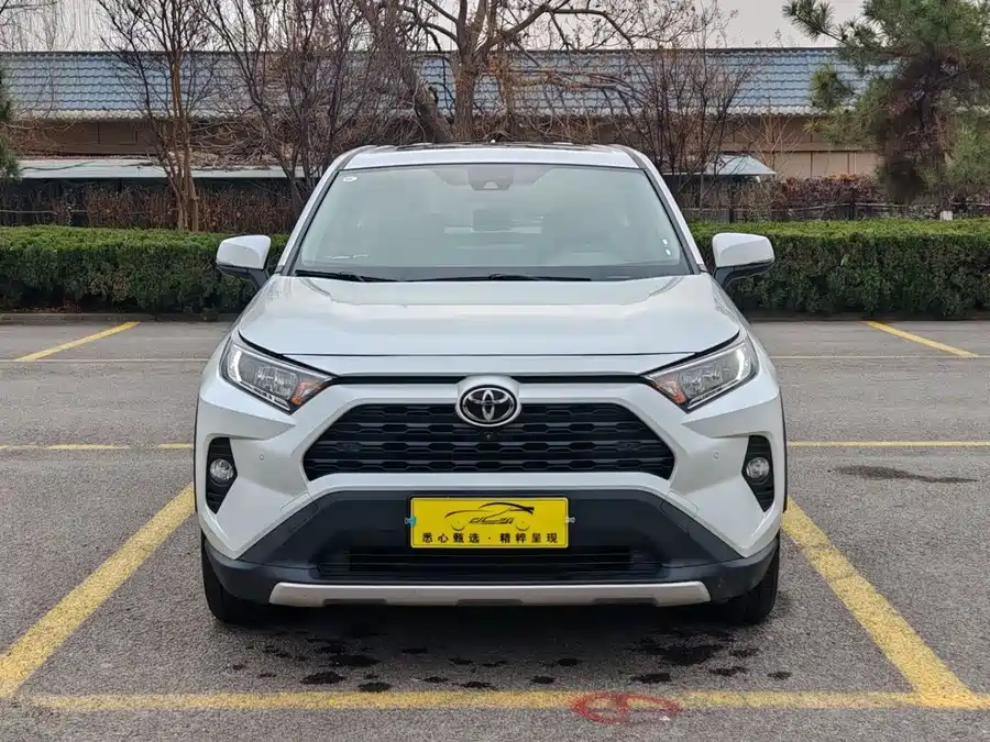 Used Toyota RAV4 Rongfang 2022 2.0L CVT two-wheel drive fashion Plus version