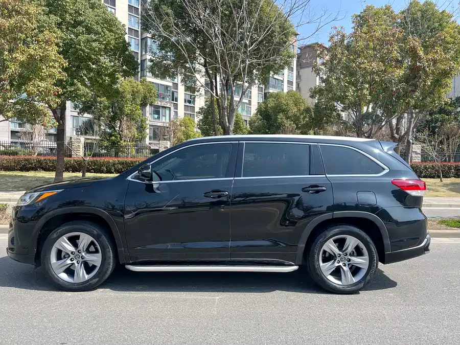 Used Toyota Highlander 2021 2.0T two-wheel drive luxury version 7 seats