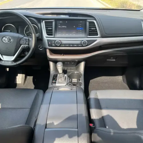 Used Toyota Highlander 2021 2.0T two-wheel drive luxury version 7 seats