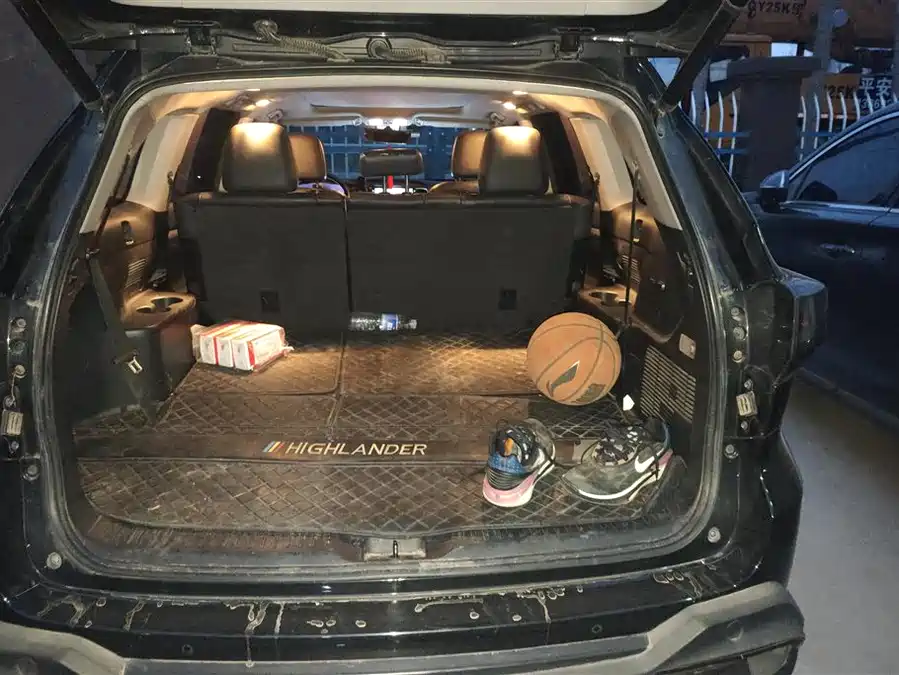 900x675_0_q87_c42_autohomecar__ChxpWGm1C02ANyAjAAISL7I_EUM955.jpg.webp Used Toyota Highlander 2018 2.0T four-wheel drive luxury version 7 seats National V