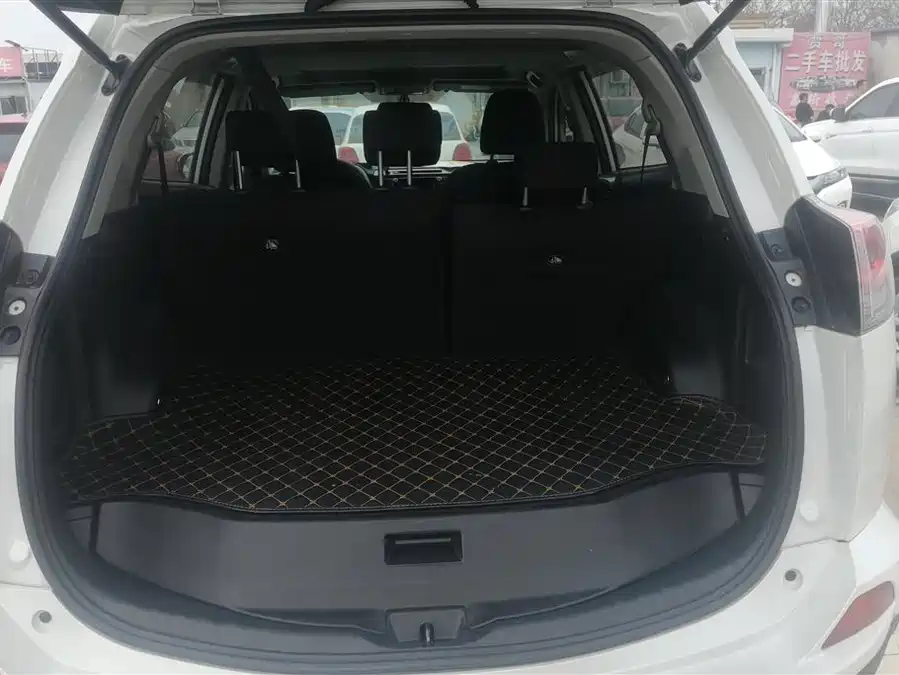 Used Toyota RAV4 Rongfang 2016 2.0L CVT two-wheel drive urban version National V