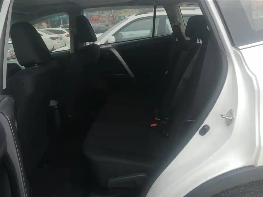 Used Toyota RAV4 Rongfang 2016 2.0L CVT two-wheel drive urban version National V