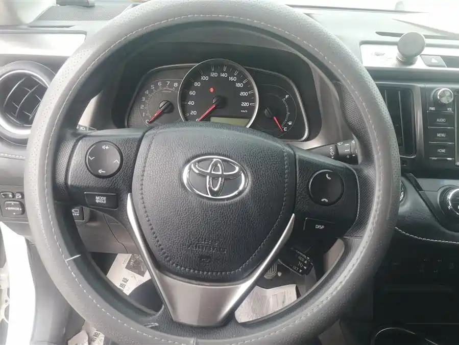 Used Toyota RAV4 Rongfang 2016 2.0L CVT two-wheel drive urban version National V