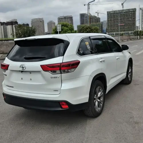900x675_0_q87_c42_autohomecar__ChxpWGm6OaaAX5jmAAfXdWKJpM8920.jpg.webp Used Toyota Highlander 2021 2.0T four-wheel drive elite version 7 seats