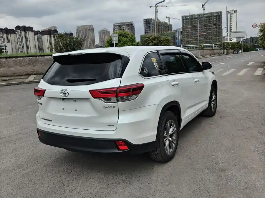 900x675_0_q87_c42_autohomecar__ChxpWGm6OaaAX5jmAAfXdWKJpM8920.jpg.webp Used Toyota Highlander 2021 2.0T four-wheel drive elite version 7 seats