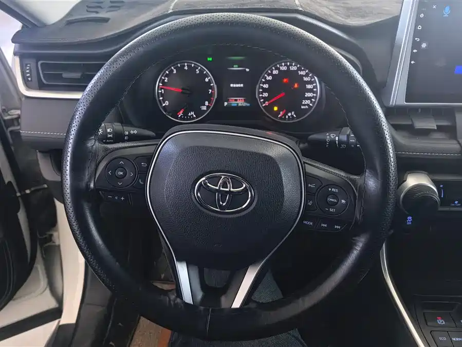 Used Toyota RAV4 Rongfang 2020 2.0L CVT two-wheel drive urban version
