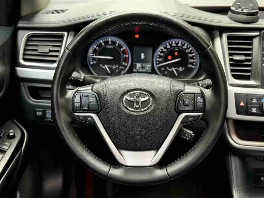 Used Toyota Highlander 2017 2.0T four-wheel drive luxury version 7 seats