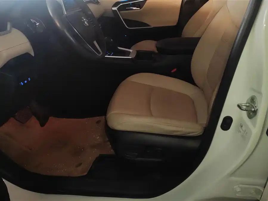 Used Toyota RAV4 Rongfang 2021 2.0L CVT two-wheel drive fashion PLUS version