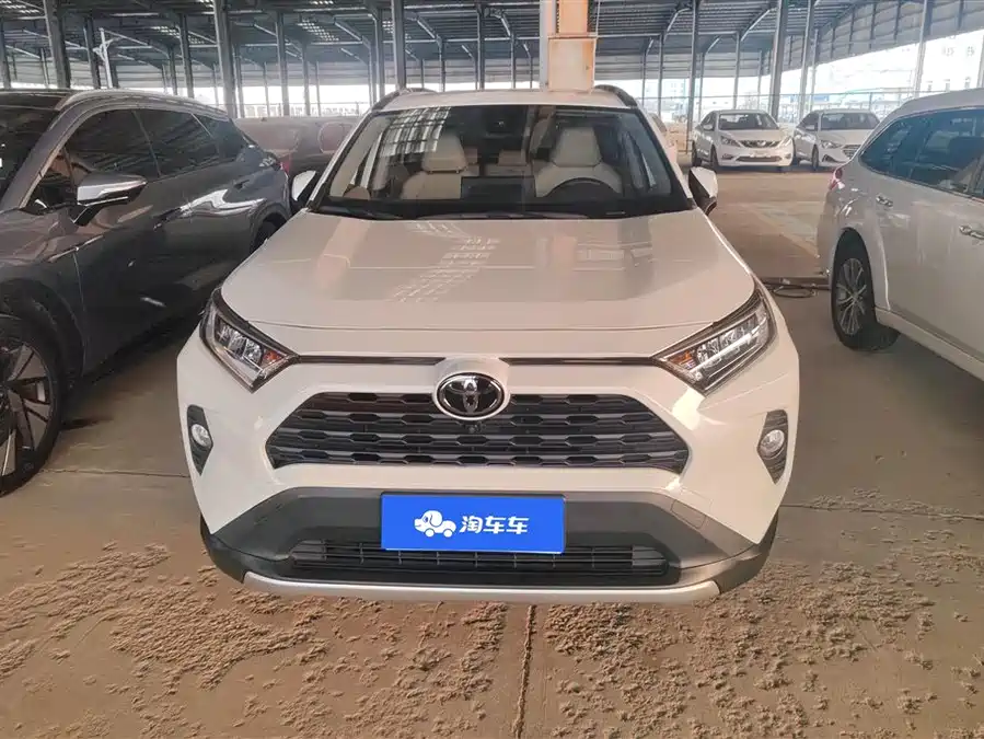 Used Toyota RAV4 Rongfang 2021 2.0L CVT two-wheel drive fashion PLUS version