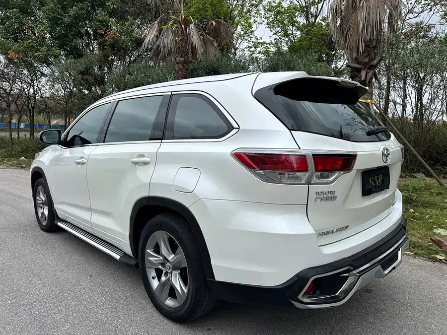 900x675_0_q87_c42_autohomecar__ChxpWGm6ctSAUcQfAA7agTNhx5I188.jpg.webp Used Toyota Highlander 2017 2.0T four-wheel drive luxury version 7 seats