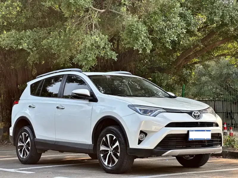 Used Toyota RAV4 Rongfang 2016 2.0L CVT two-wheel drive smart version