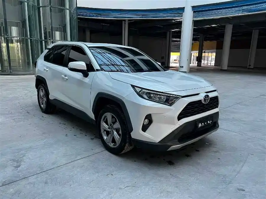 Used Toyota RAV4 Rongfang 2021 2.0L CVT two-wheel drive fashion version