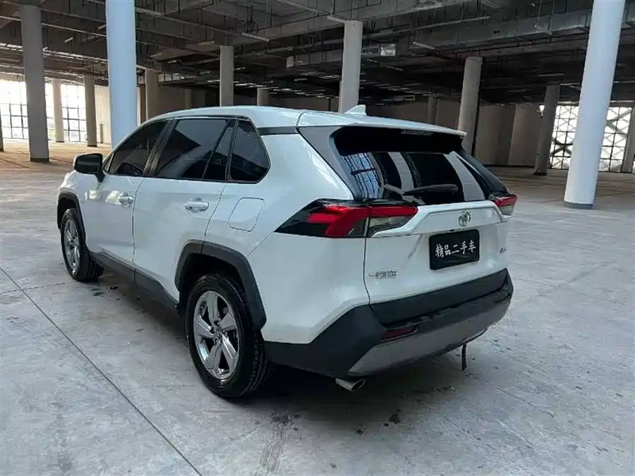 Used Toyota RAV4 Rongfang 2021 2.0L CVT two-wheel drive fashion version