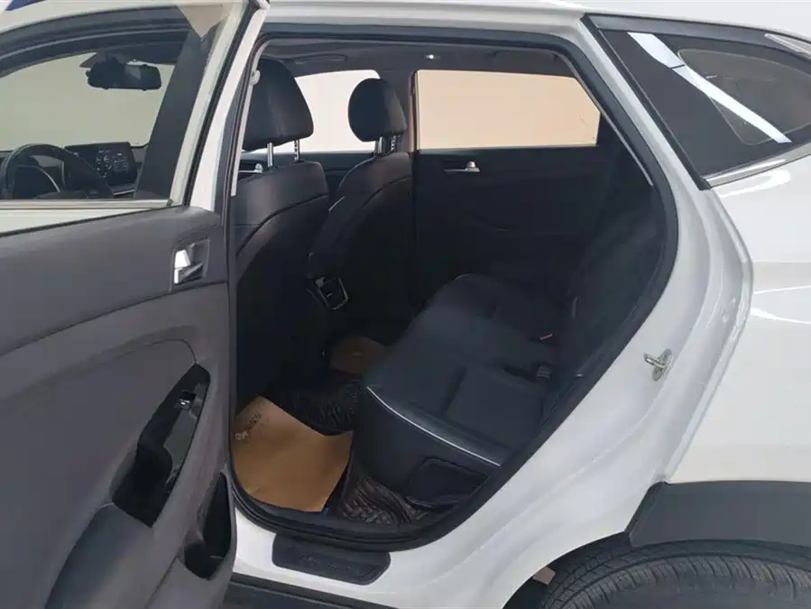 900x675_0_q87_c42_autohomecar__ChxpWGm750OAcdJCAAEs75LPneE420.jpg.webp Used Hyundai Tucson 2020 280TGDi 2WD GLS Fashion Edition National VI