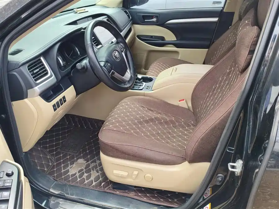 Used Toyota Highlander 2018 2.0T four-wheel drive luxury version 7 seats National V
