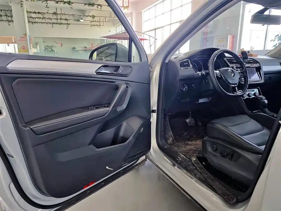 Used Volkswagen Tiguan L 2019 330TSI automatic two-wheel drive panoramic comfort version National V