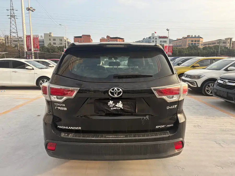 900x675_0_q87_c42_autohomecar__ChxpWGmBtNaAaZw6AAj2S67Z9kw717.jpg.webp Used Toyota Highlander 2015 2.0T four-wheel drive luxury version 7 seats