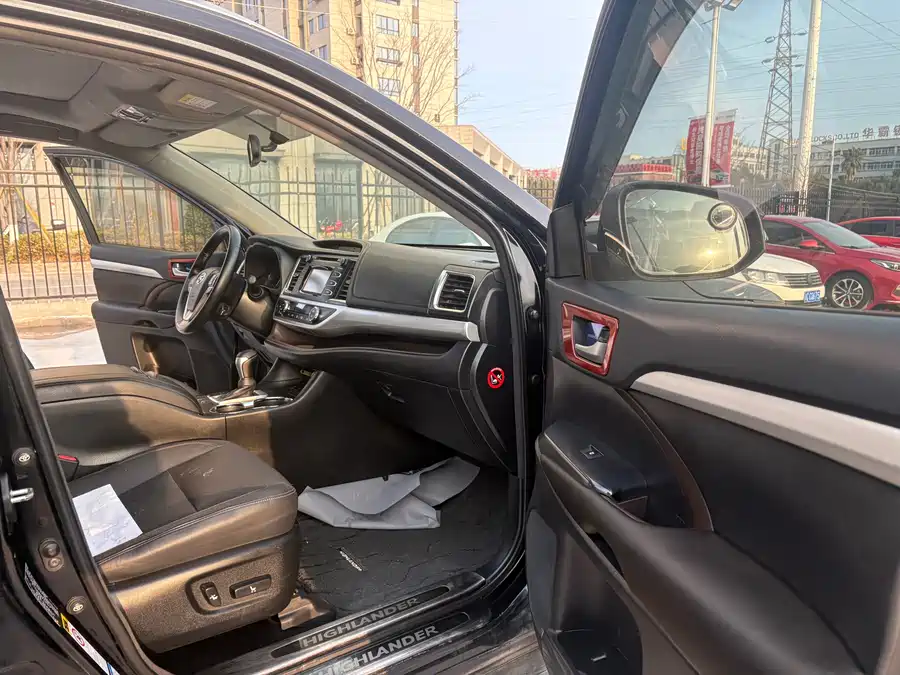 900x675_0_q87_c42_autohomecar__ChxpWGmBtNmAZDFSAAoGp_py8pE421.jpg.webp Used Toyota Highlander 2015 2.0T four-wheel drive luxury version 7 seats