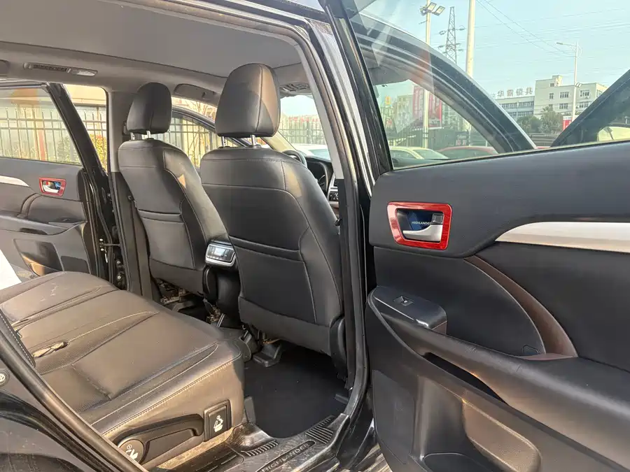 900x675_0_q87_c42_autohomecar__ChxpWGmBtNqAK3JsAAkWAp3mOqo447.jpg.webp Used Toyota Highlander 2015 2.0T four-wheel drive luxury version 7 seats