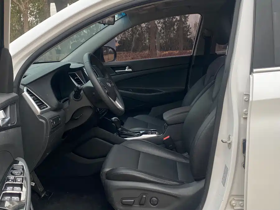 Used Hyundai Tucson 2018 1.6T dual-clutch two-wheel drive 15th anniversary special edition