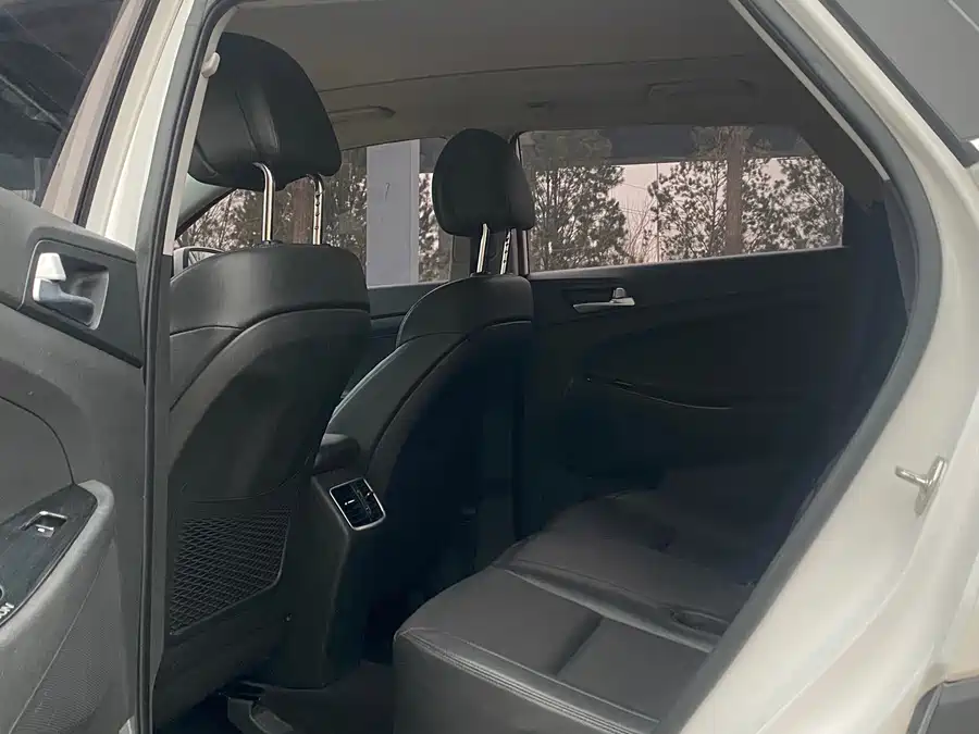 Used Hyundai Tucson 2018 1.6T dual-clutch two-wheel drive 15th anniversary special edition