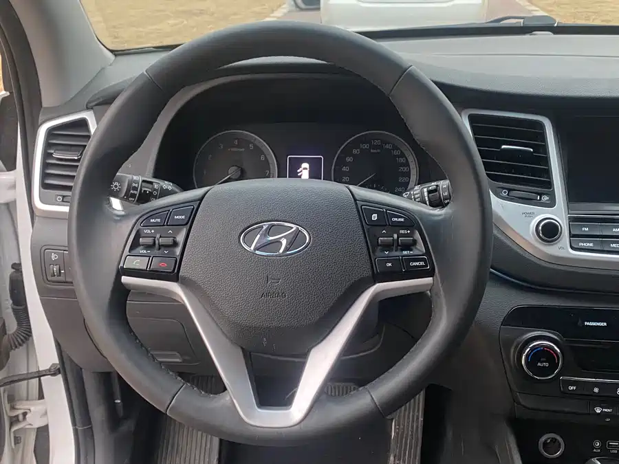 Used Hyundai Tucson 2018 1.6T dual-clutch two-wheel drive 15th anniversary special edition