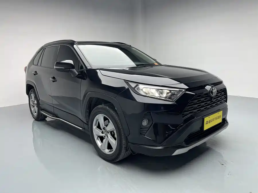 Used Toyota RAV4 Rongfang 2021 2.0L CVT two-wheel drive fashion version