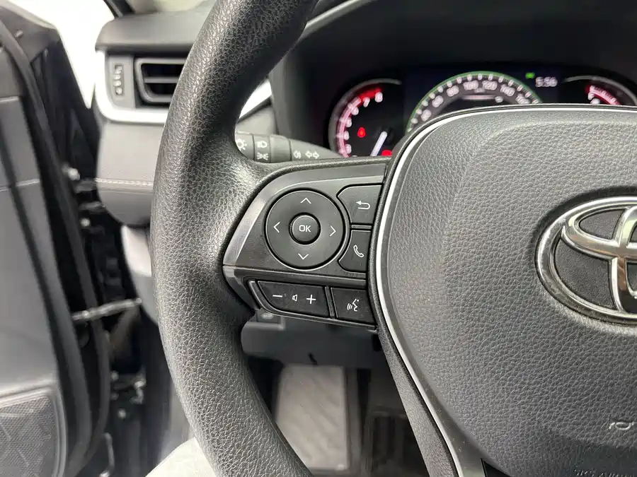 Used Toyota RAV4 Rongfang 2021 2.0L CVT two-wheel drive fashion version
