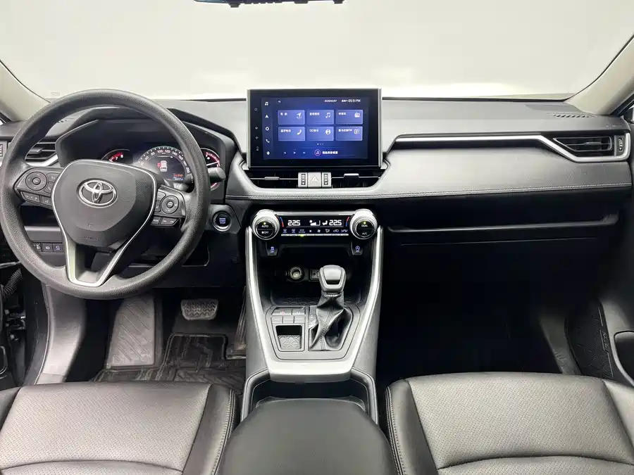 Used Toyota RAV4 Rongfang 2021 2.0L CVT two-wheel drive fashion version