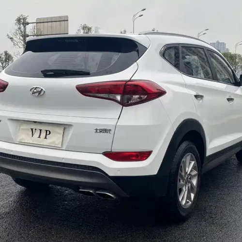 900x675_0_q87_c42_autohomecar__ChxpWGmHCVCANZ2AAAlDKoCezOY942.jpg.webp Used Hyundai Tucson 2015 1.6T dual-clutch two-wheel drive intelligent model