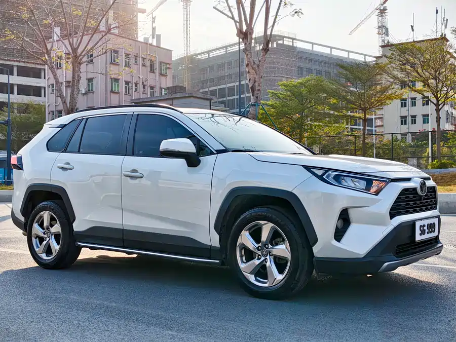 Used Toyota RAV4 Rongfang 2020 2.0L CVT two-wheel drive fashion version