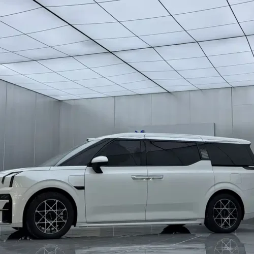 900x675_0_q87_c42_autohomecar__ChxpWGmJRtSADPBnAAQsEzFdHUc125.jpg.webp Used Zeekr 009 2024 seven-seat aisle version four-wheel drive 108kWh