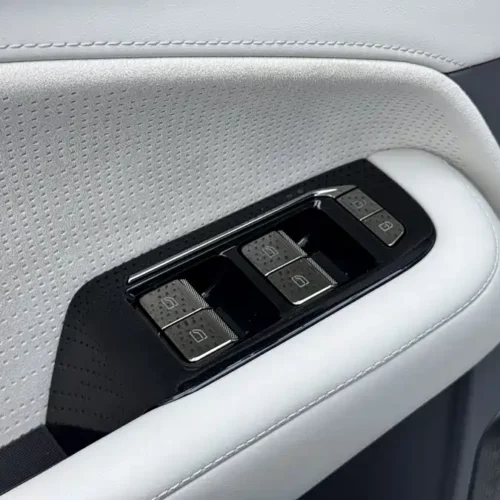 900x675_0_q87_c42_autohomecar__ChxpWGmJRtaAco8mAAYkNKCk_So582.jpg.webp Used Zeekr 009 2024 seven-seat aisle version four-wheel drive 108kWh
