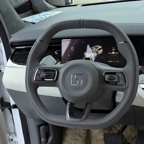 900x675_0_q87_c42_autohomecar__ChxpWGmJRteAHTLCAATgTJmcvU8750.jpg.webp Used Zeekr 009 2024 seven-seat aisle version four-wheel drive 108kWh